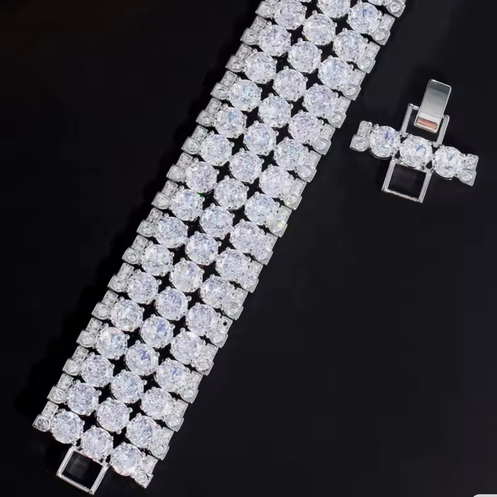58ct Cuff Bracelet - Picture 11 of 12